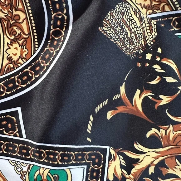 Ovi Scarf Print Women's Shorts - Size Small - Picture 7 of 8